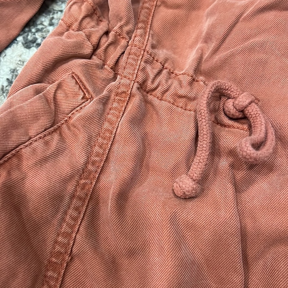 Size small - Picture 2 of 3